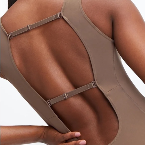 Tyra One Piece 7/8 (SOLD) - Picture 2 of 4